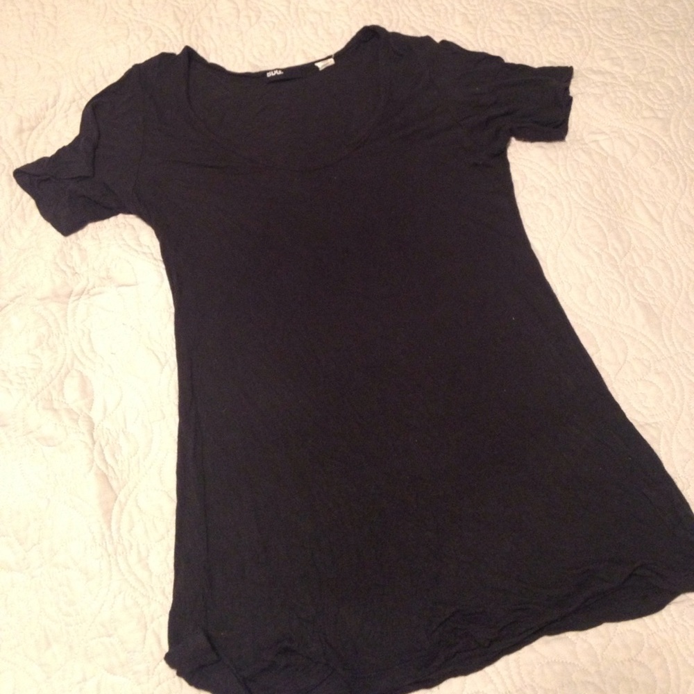 Simple Black Tee