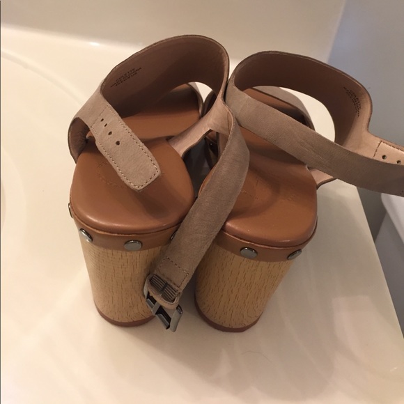 Clogs - Picture 2 of 3