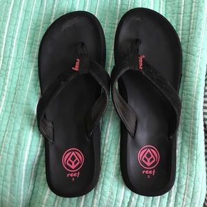 🐠 summer clearance 🐠 Black reef flip flops