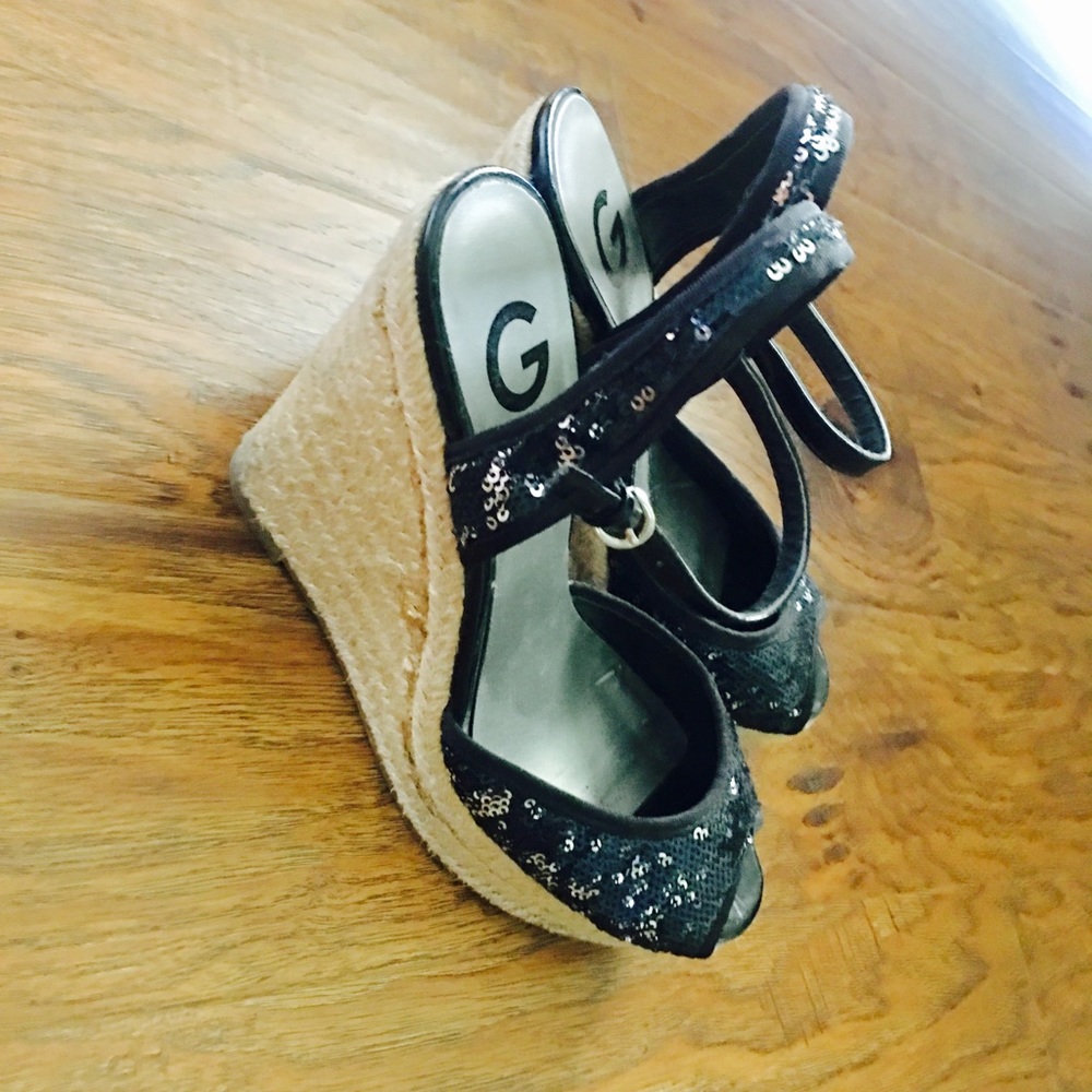 Guess wedges