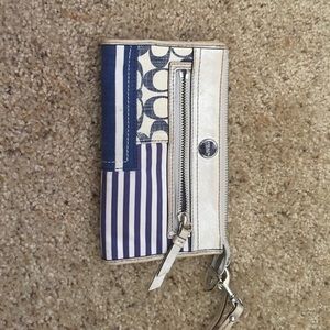 Wristlet coach purse