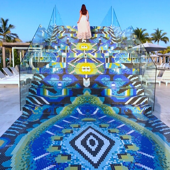 Meet your Posher, Kendra - Picture 3 of 3