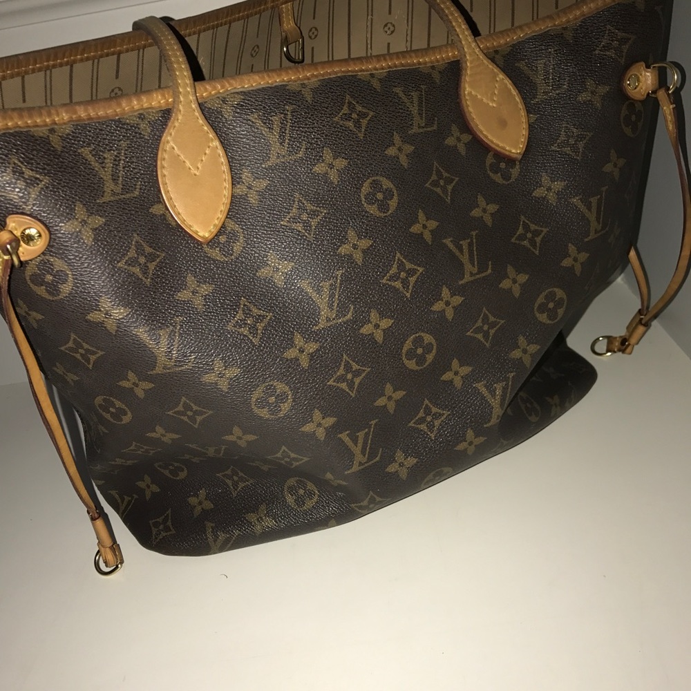 100% authentic Louis Vuitton monogrammed pm size