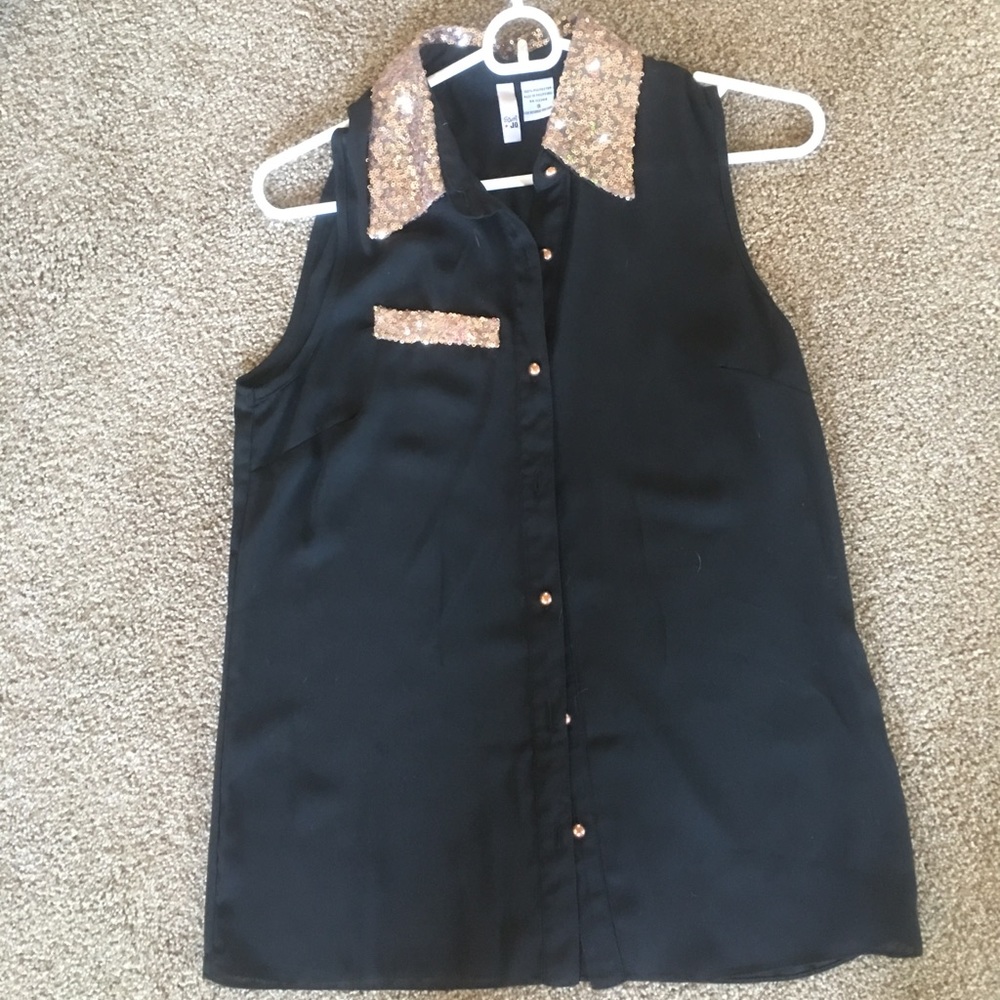 Sequin-collar button down tank