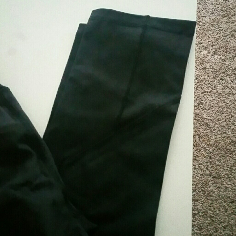 Lululemon - Picture 2 of 3