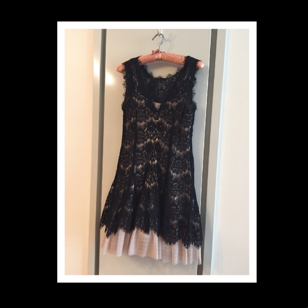 ⭐️WORN ONCE⭐️ Elegant and sexy black dress