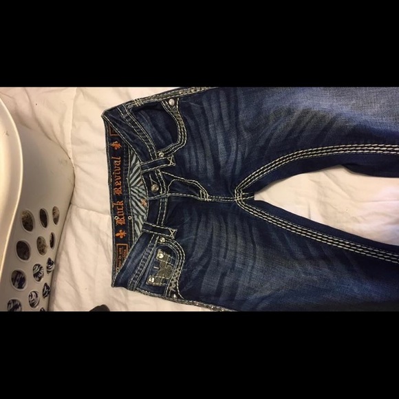 like new rock revival jeans - Picture 2 of 3