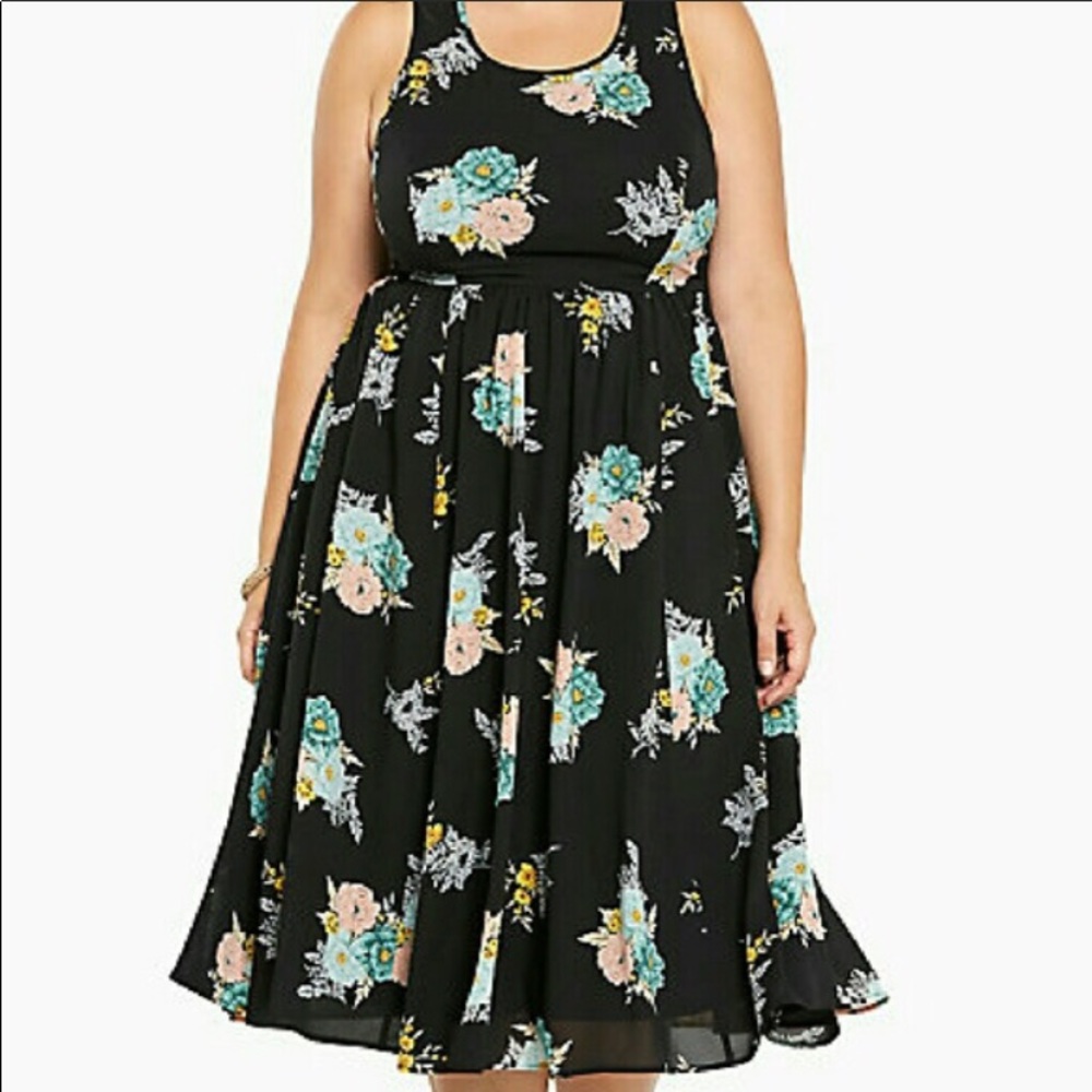 *SOLD* NWT TORRID MIDI FLORAL DRESS