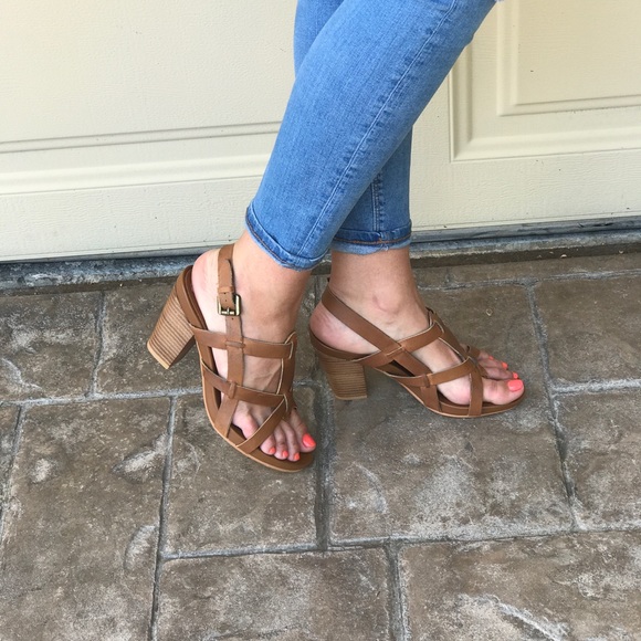 Open Toe Leather Tan Slingback Wooden Heel Sandal - Picture 3 of 7