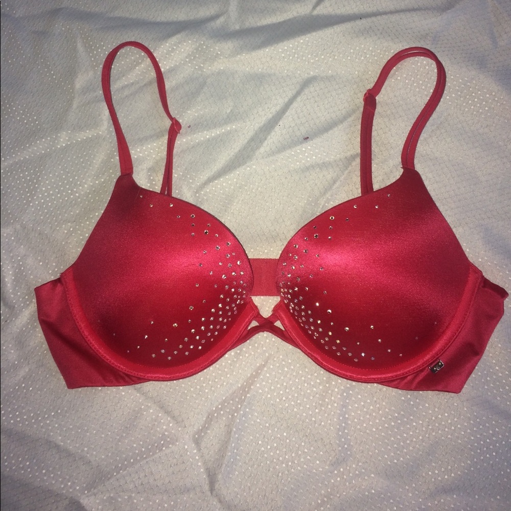 VS 32C Very Sexy Push-Up! NWOT