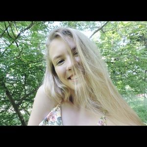 Meet your Posher, Andrea