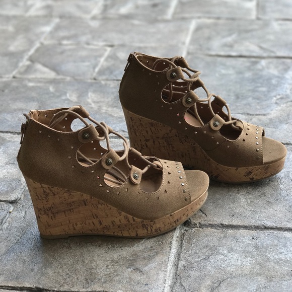 Boho Ankle Lace Up Wrap Platform Wedge Sandal - Picture 2 of 6