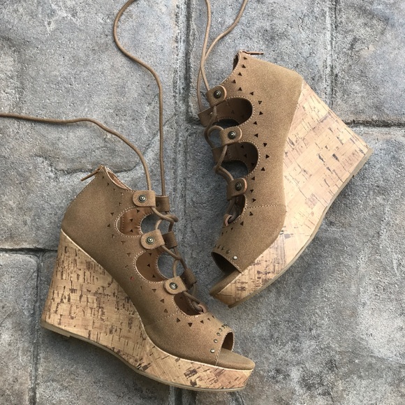 Boho Ankle Lace Up Wrap Platform Wedge Sandal - Picture 5 of 6