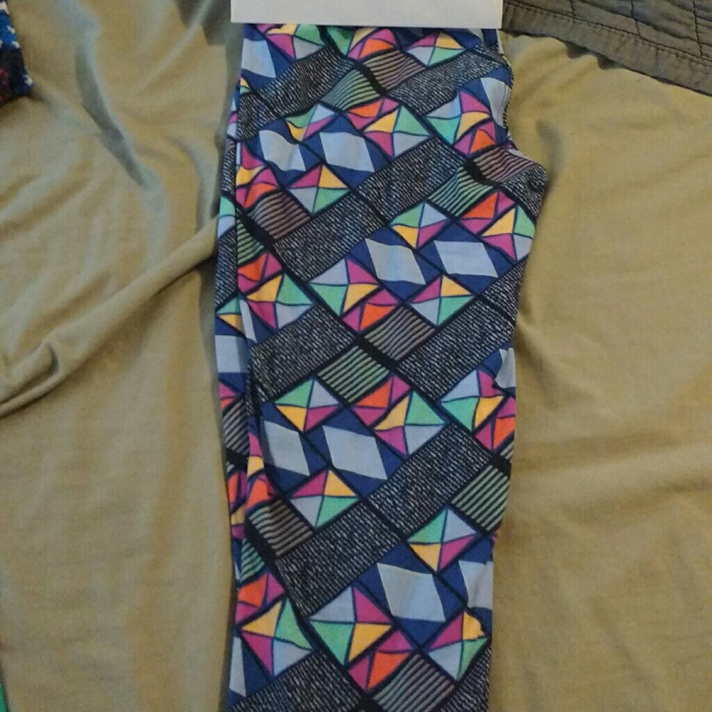 Os lularoe leggings.