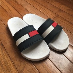 Tommy Hilfiger slides size 8-9