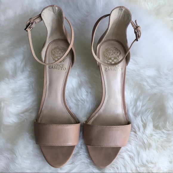 Vince Camuto heel - Picture 2 of 5