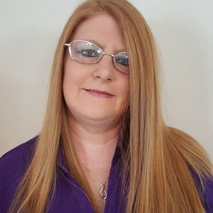 Meet your Posher, Elaine