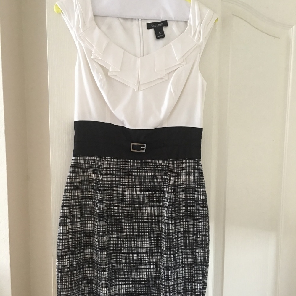 White House black market size 2