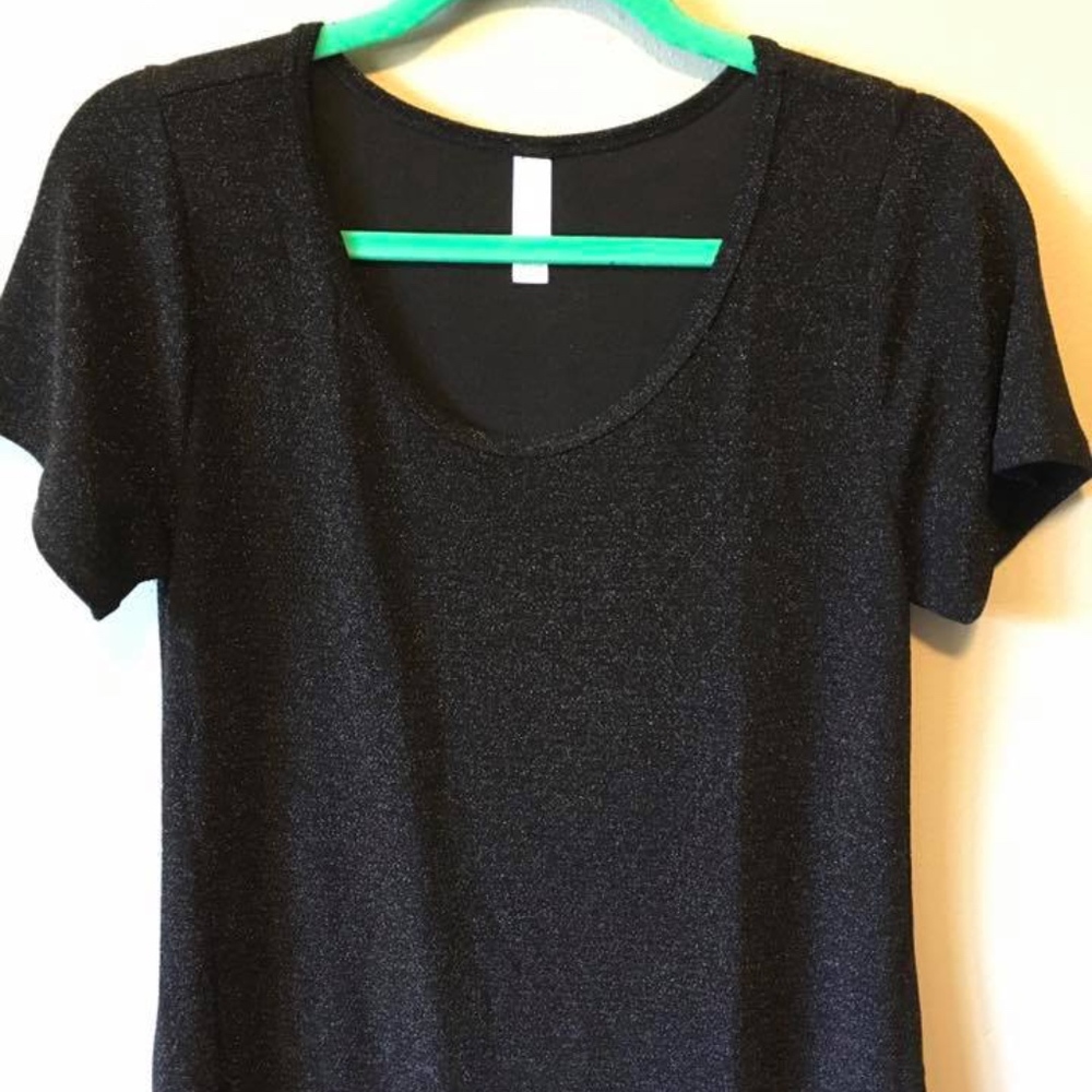 Lularoe Elegant collection classic tee
