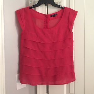 ☀️5/25☀️Pink short sleeve top with ruffles