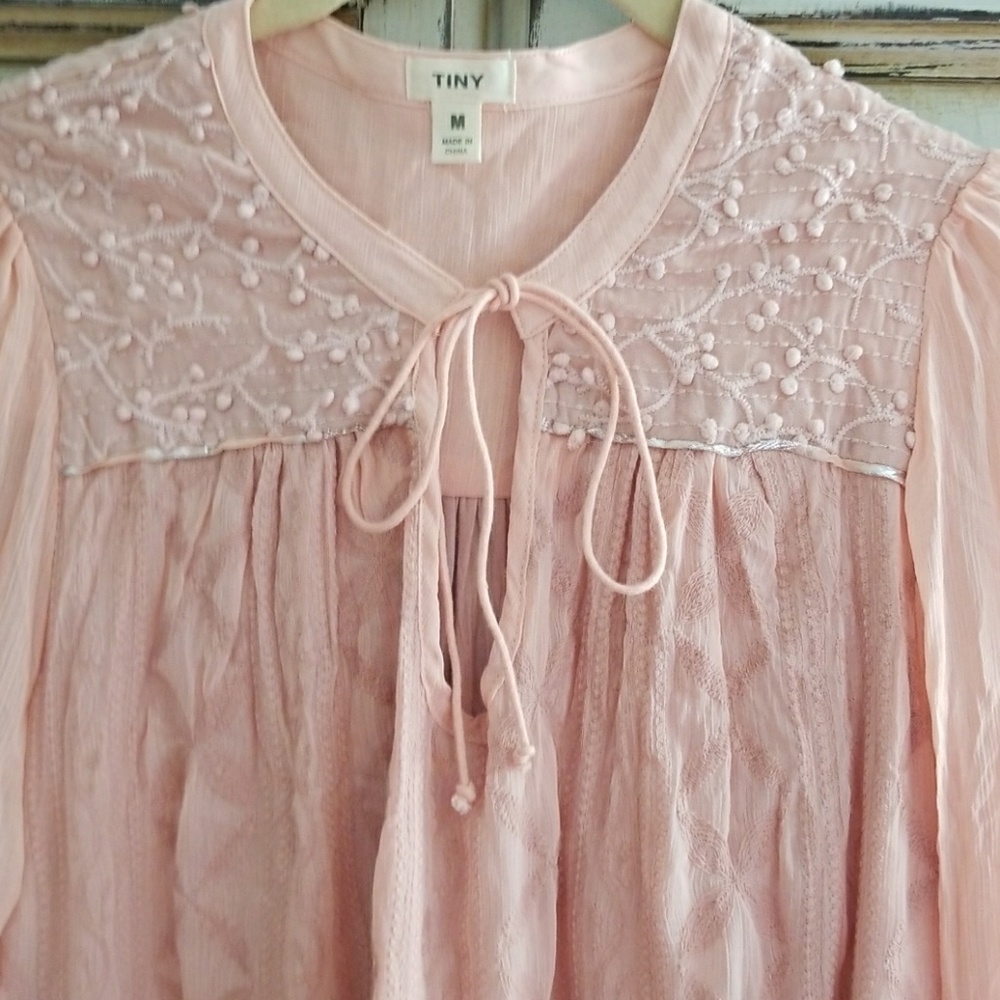 Anthropologie Top size medium - Picture 2 of 4