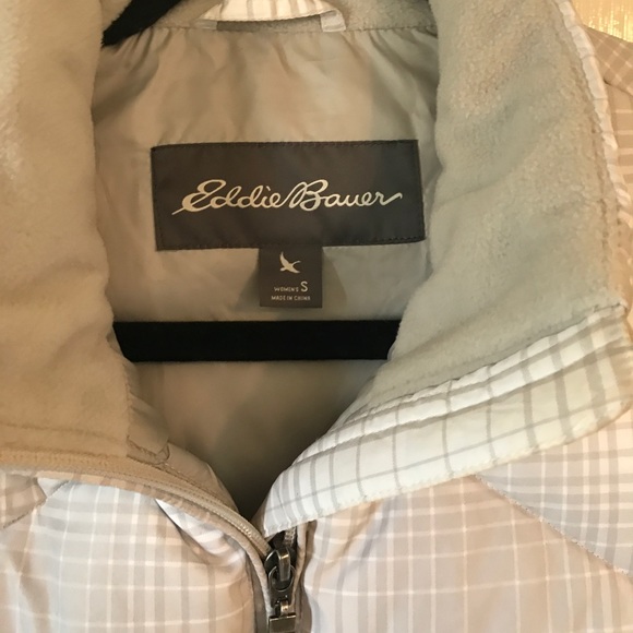 White & grey Eddie Bauer fleece-lined vest - Picture 2 of 3
