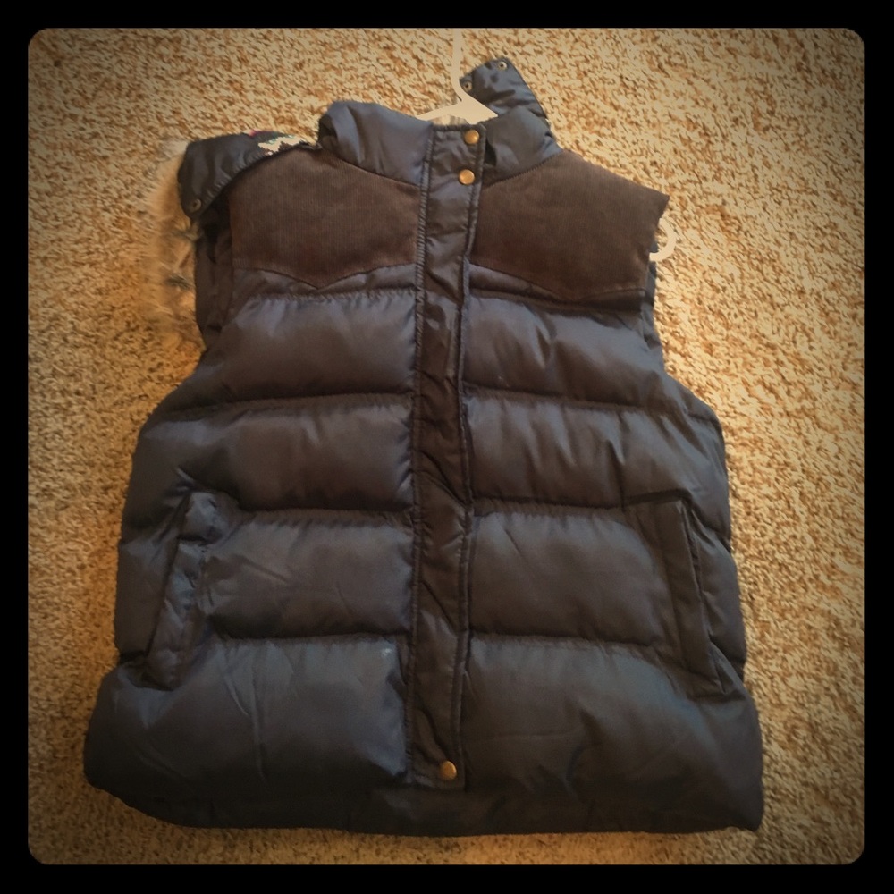 Navy Puffer Vest