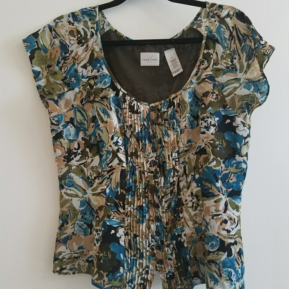 Floral short sleeve blouse