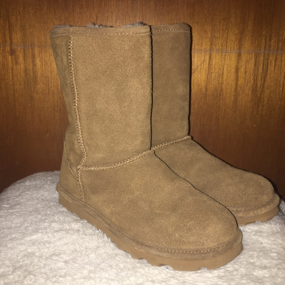 BearPaw Boots Size 8 Hickory