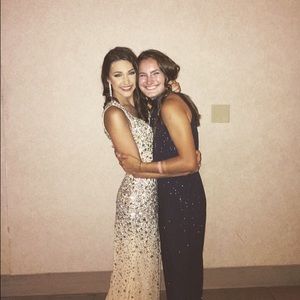 Meet your Posher, Mallory