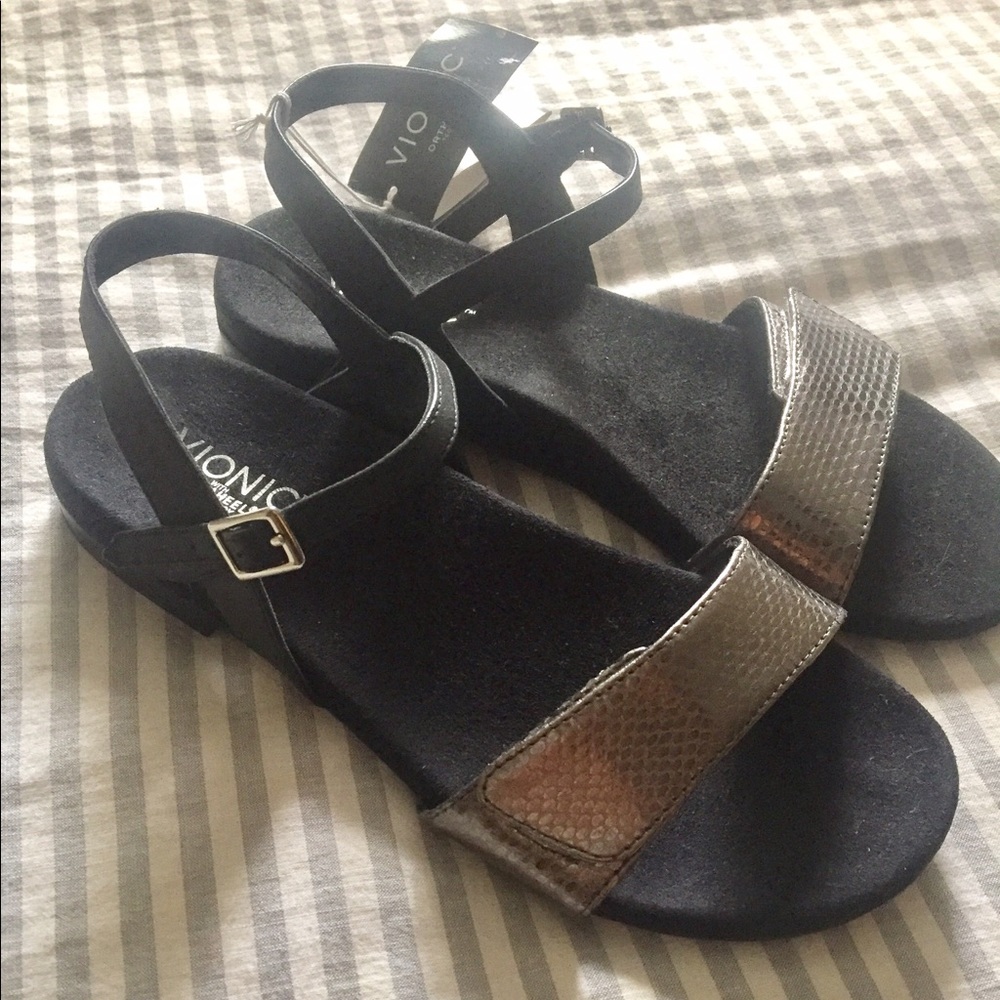 **SUNDAY FLASH SALE** Vionic Black Silver Sandals