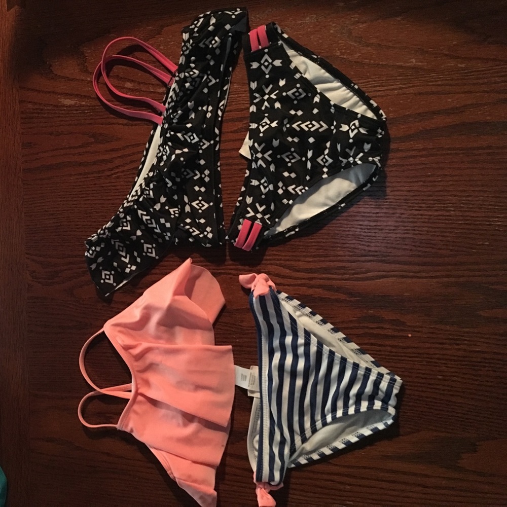 Set of 2 crazy 8 bikinis