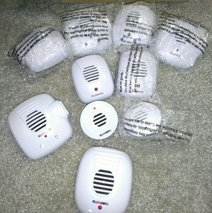 NEW Never Opened..Pest/Bug REPELLER SET