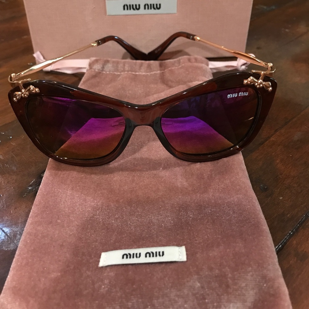 miu miu sunglasses. Authentic. MAKE GOOD OFFER!