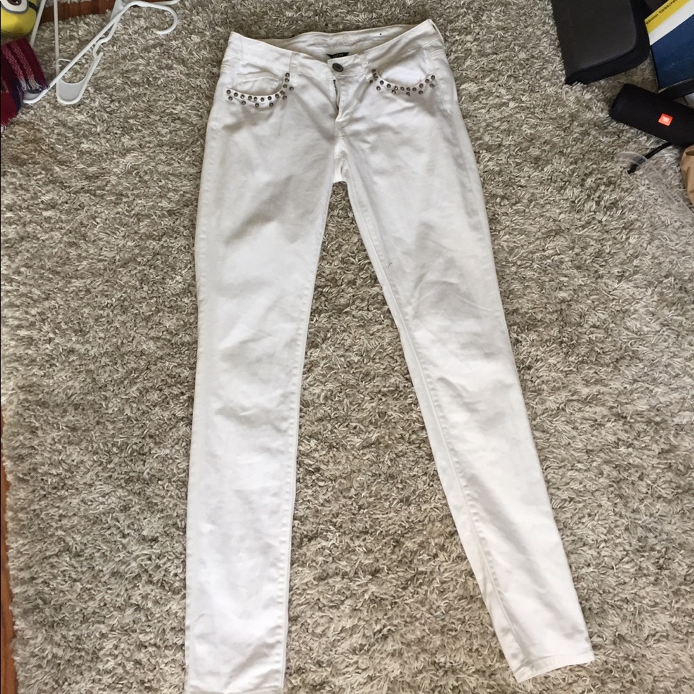 White skinny jeans
