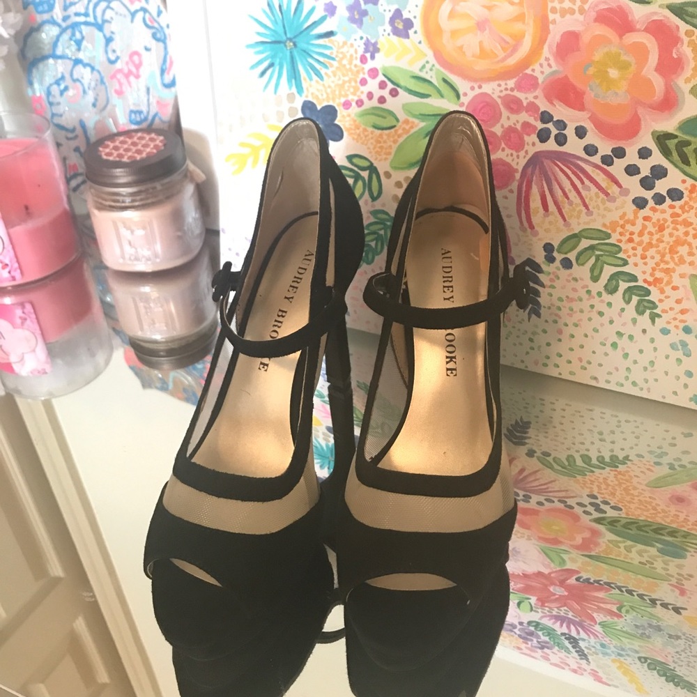 Size 5.5 Audrey Brooke Heels