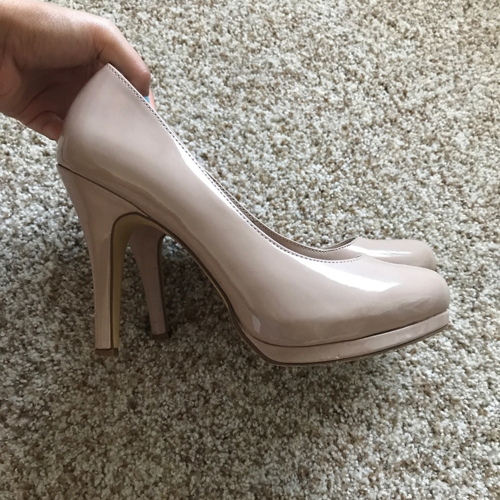 Steve Madden Nude Pumps