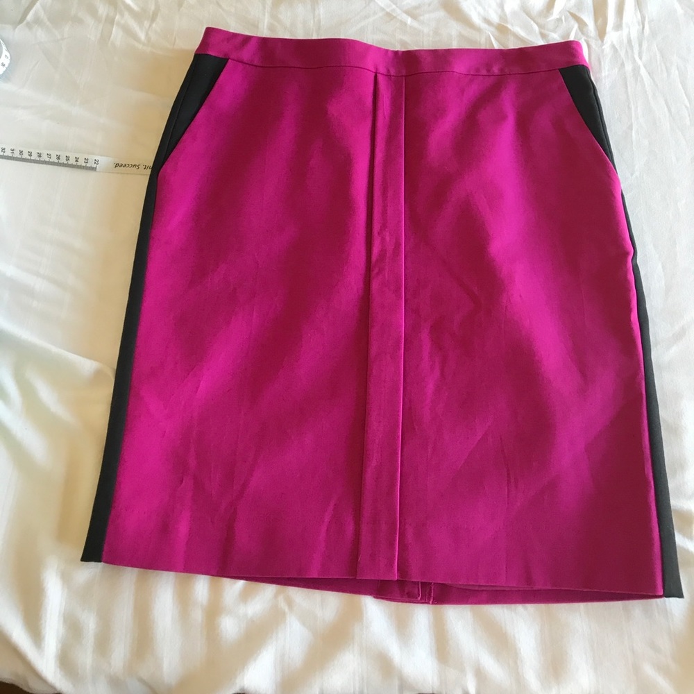 Pencil skirt with POCKETS!!!