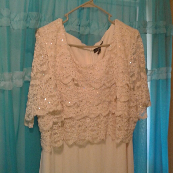 Evening Gown - Picture 3 of 3