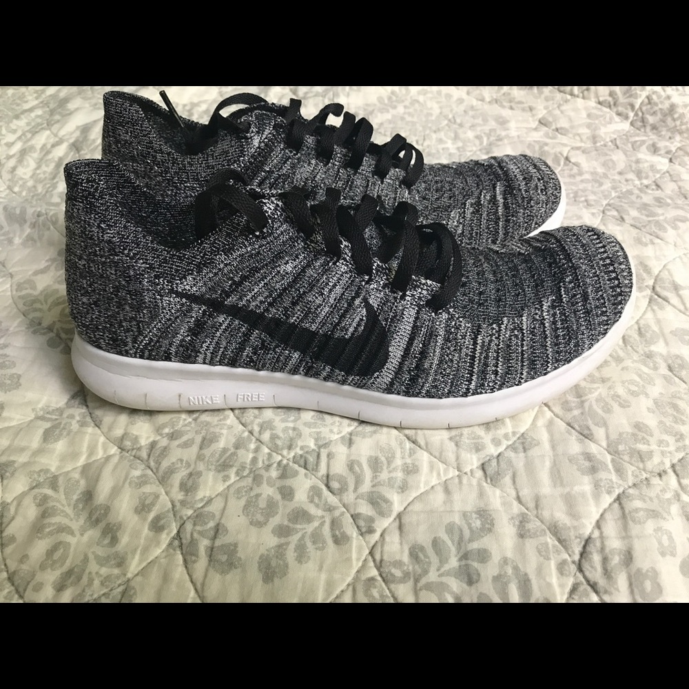 Nike Free run flyknit running shoe size 7.5 women