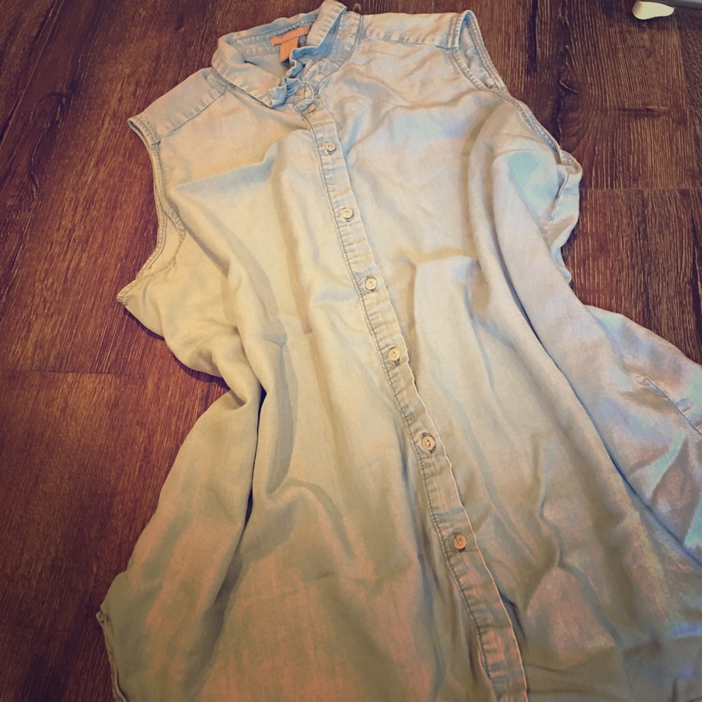 H&M sleeveless jean shirt