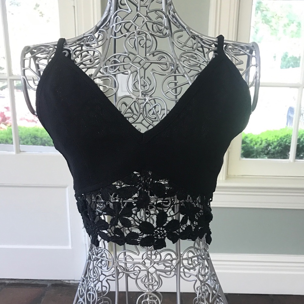 Black rumor crop top