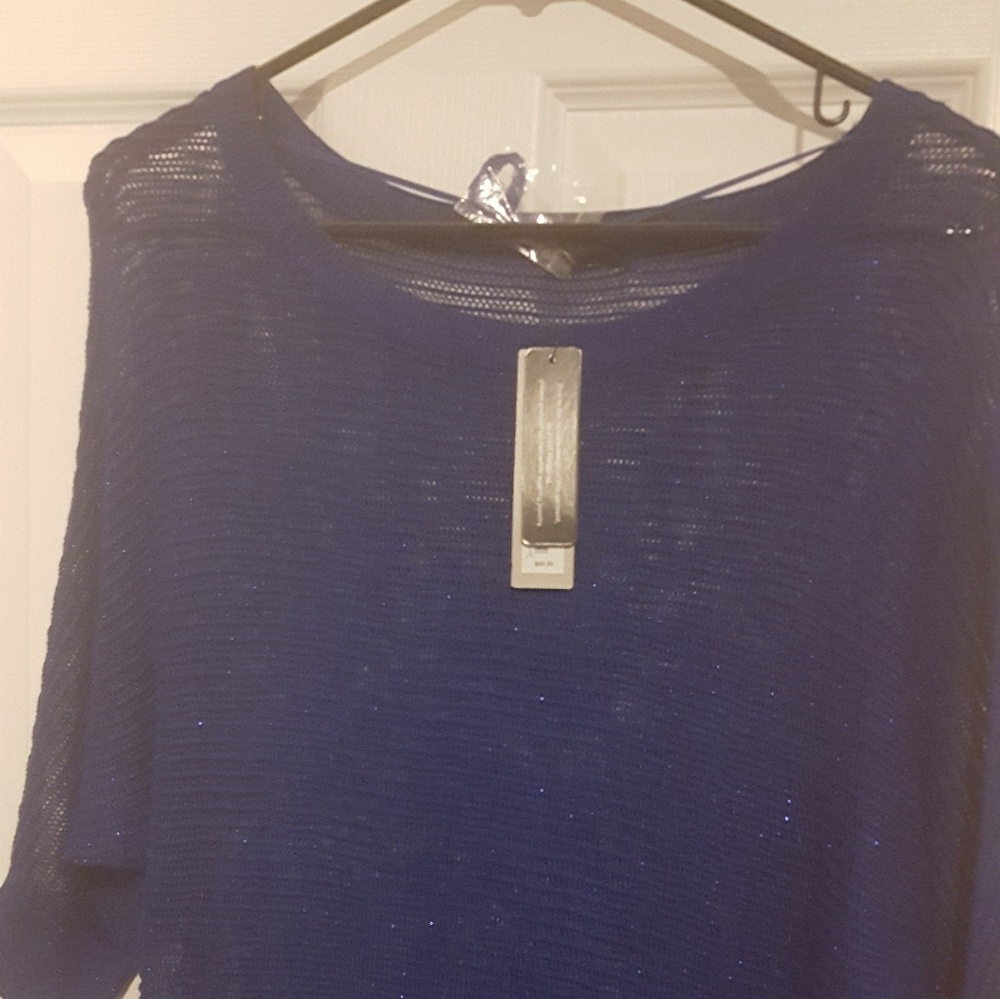 Apt 9 top