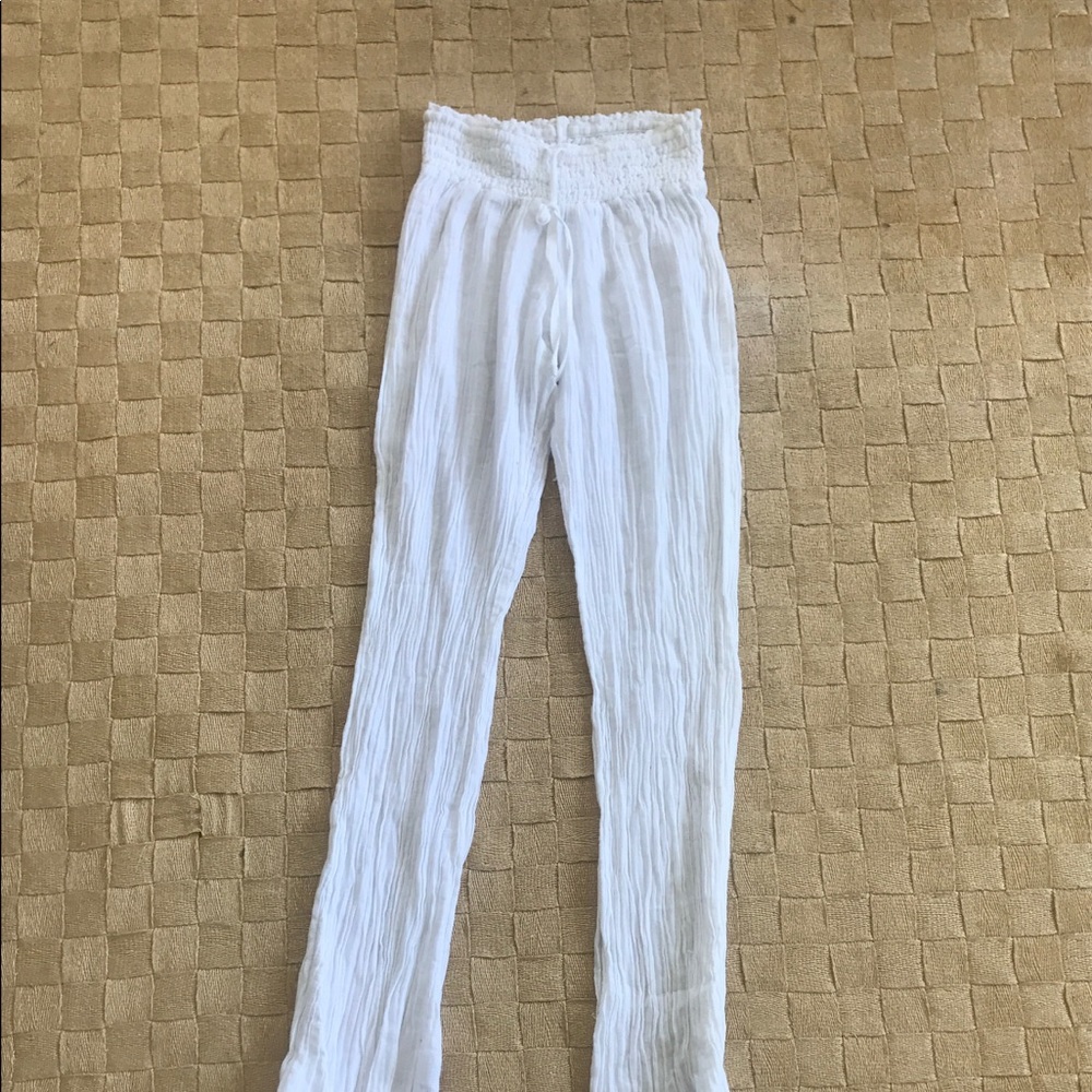 Splendid bell bottom white pants