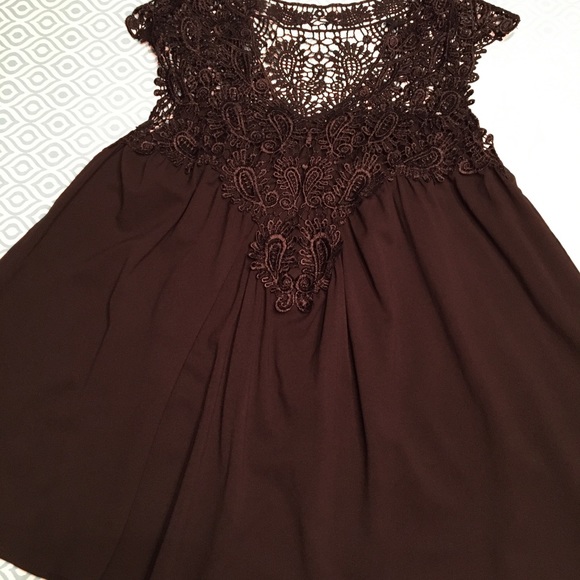 XL to 1X lace tanks - Picture 2 of 5