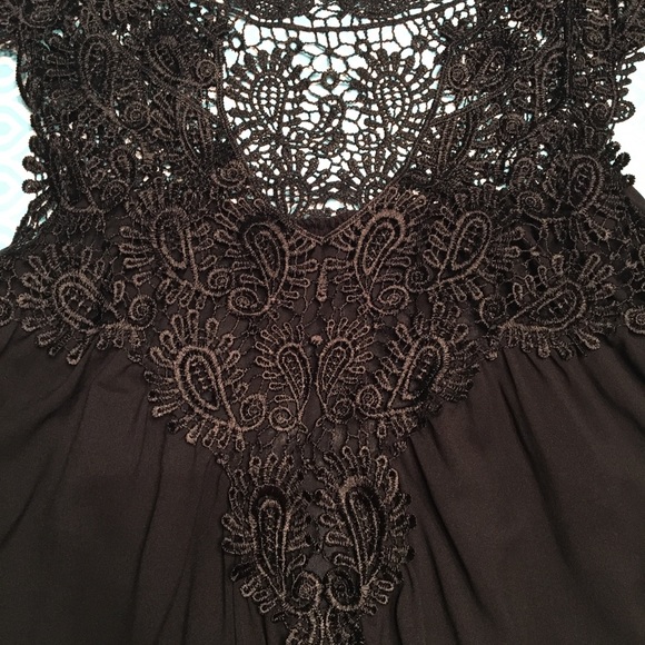 XL to 1X lace tanks - Picture 3 of 5