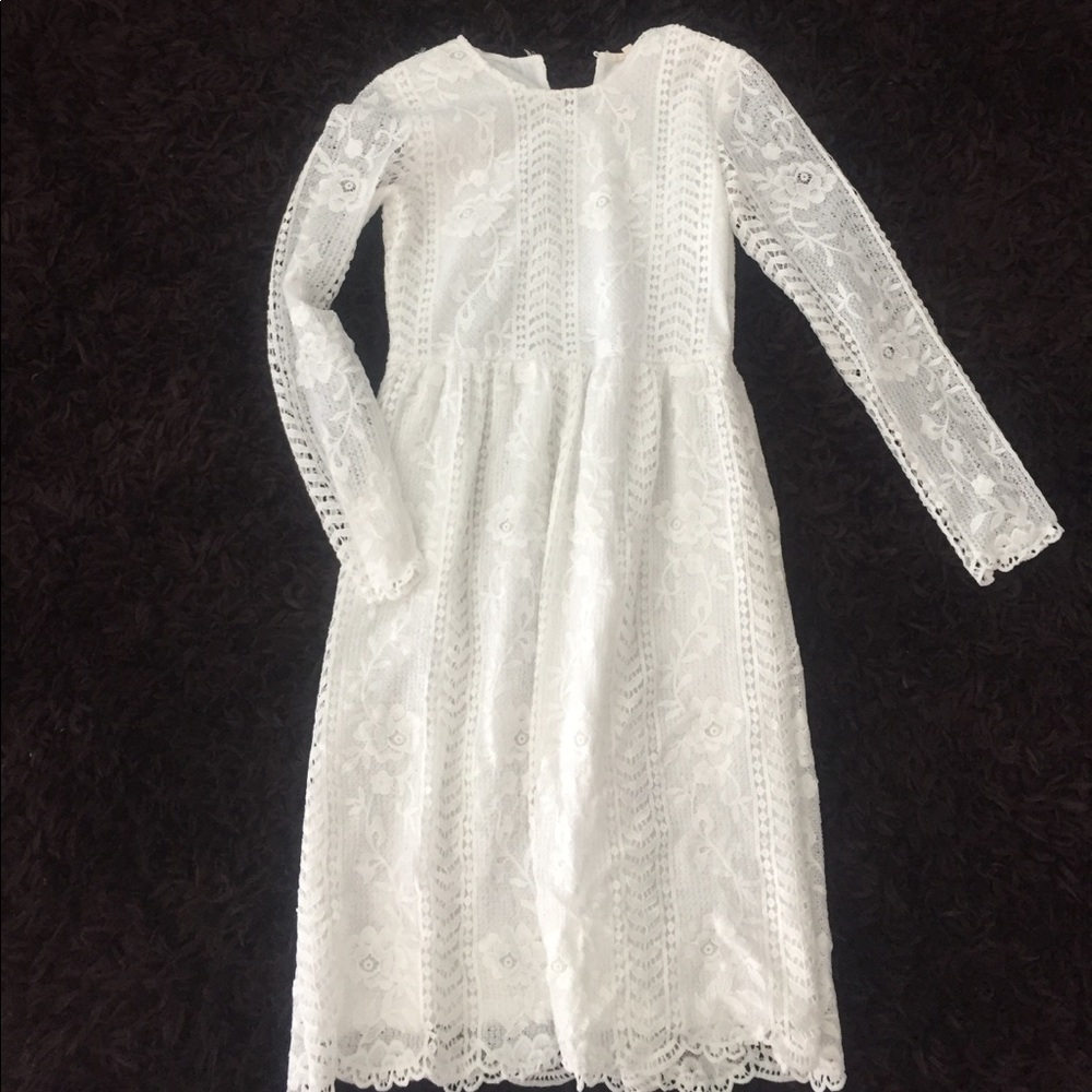 White lace modest dress