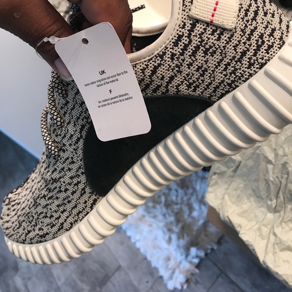 Yeezy turtle dove size 13 DS - Picture 6 of 7