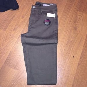 Seriously stretchy high waisted jeans