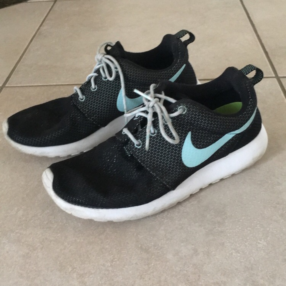 Black/Tiffany Nike Roshe Runs